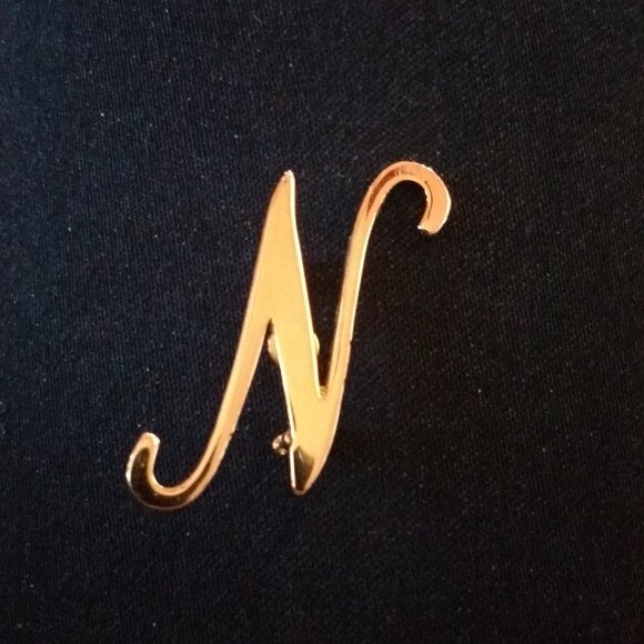 Formal 'N' Gold Pin - Picture 1 of 3
